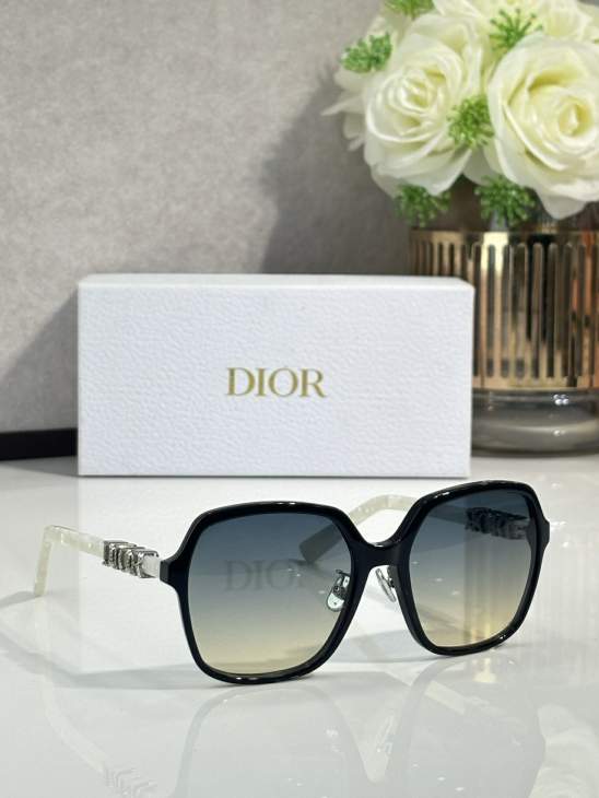 Picture of Dior Sunglasses _SKUfw76301188fw